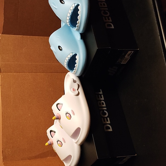 Slippers - Picture 2 of 5